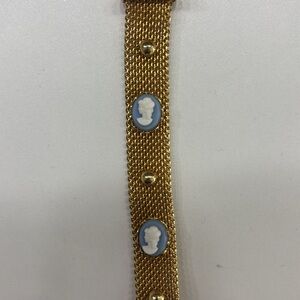 VINTAGE Gold Bracelet with Blue Cameo Accents